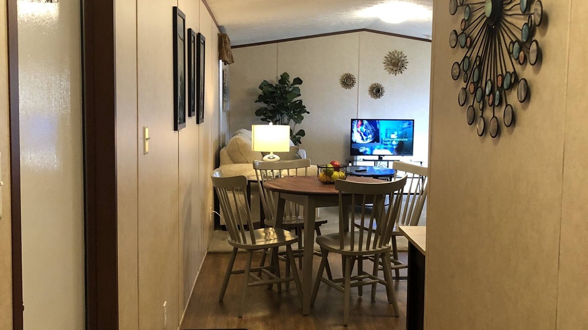 Newport House | Nicely Furnished Mobile Home