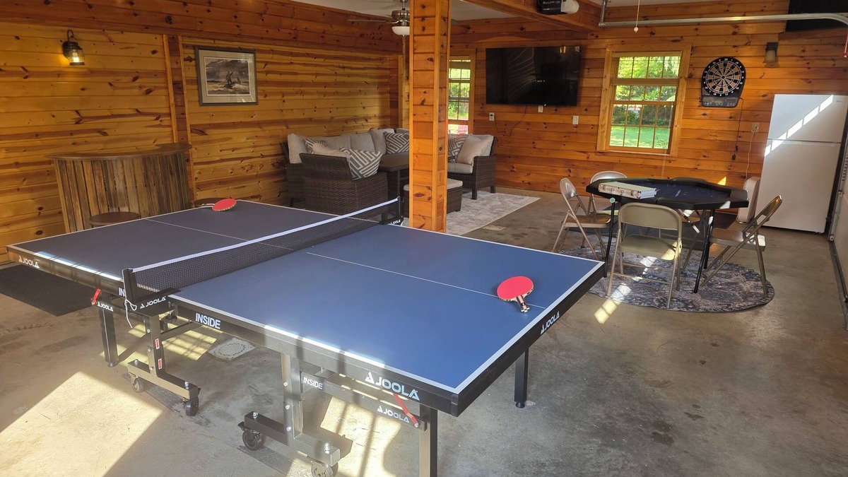 Mayville Cabin | Nick's Nook - Charming 3-bedroom cabin in Mayville - Close to CHQ and CHQ Lake