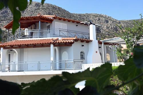 Phthiotis Region House | Nicole's Guesthouse