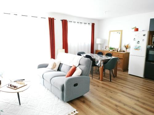 La Suze-sur-Sarthe House | Nid douillet à l'orée des bois à 20 min du circuit des 24h du Mans