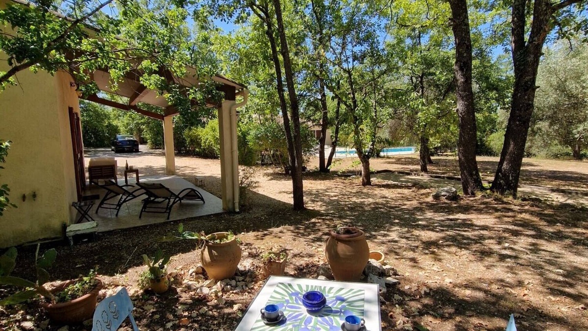 Saint-Paul-en-Foret Apartment | Nid ressourçant foret avec piscine tennis pétanque privatifs