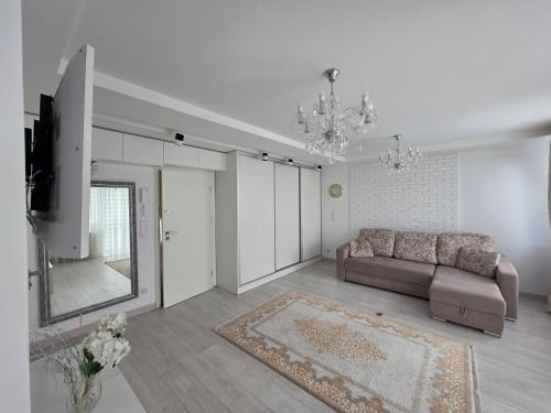 Krasnik Apartment | Niepodległości Park View Studio by BookingHost