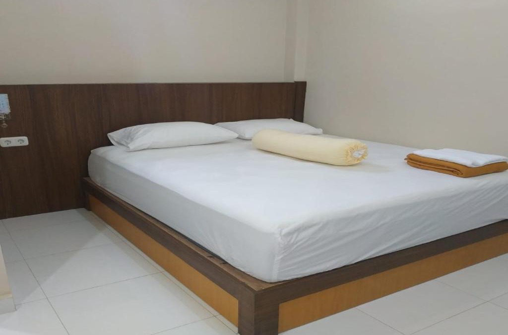 Palu Hotel | Nietsa Guest House Palu RedPartner