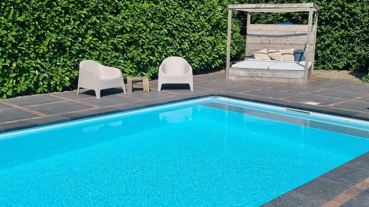 Winssen Apartment | Nieuw Sfeervol Appartement met Verwarmd Zwembad