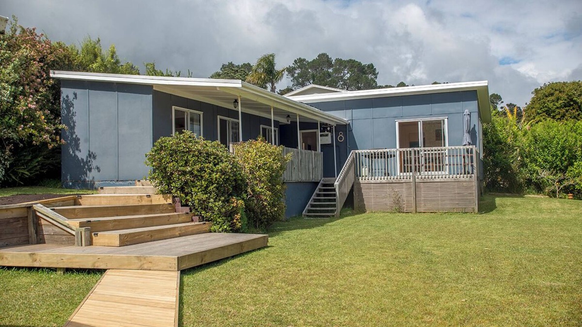 Coopers Beach House | Nigel's Crib - Coopers Beach Holiday Home