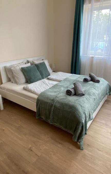 Vecses Apartment | Night & Flight Airport Apartman