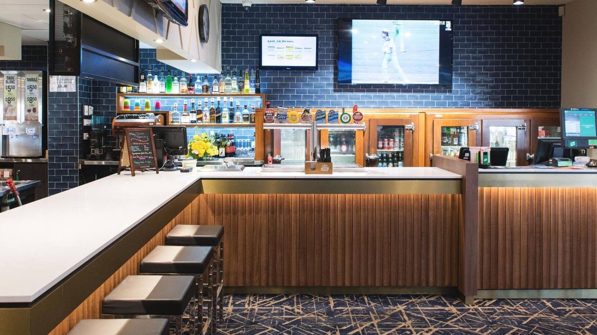 Royal Park Hotel | Nightcap at Hendon Hotel