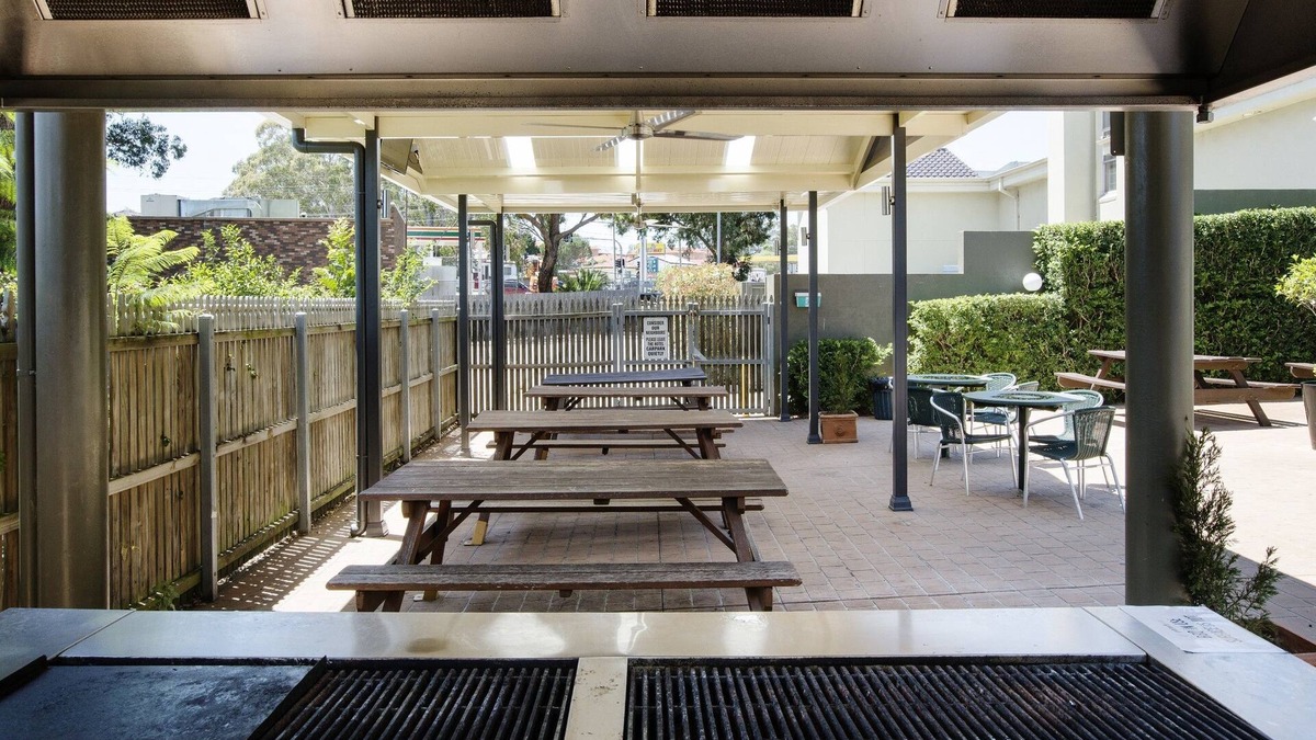 Mt Pritchard Hotel | Nightcap at Pritchards Hotel