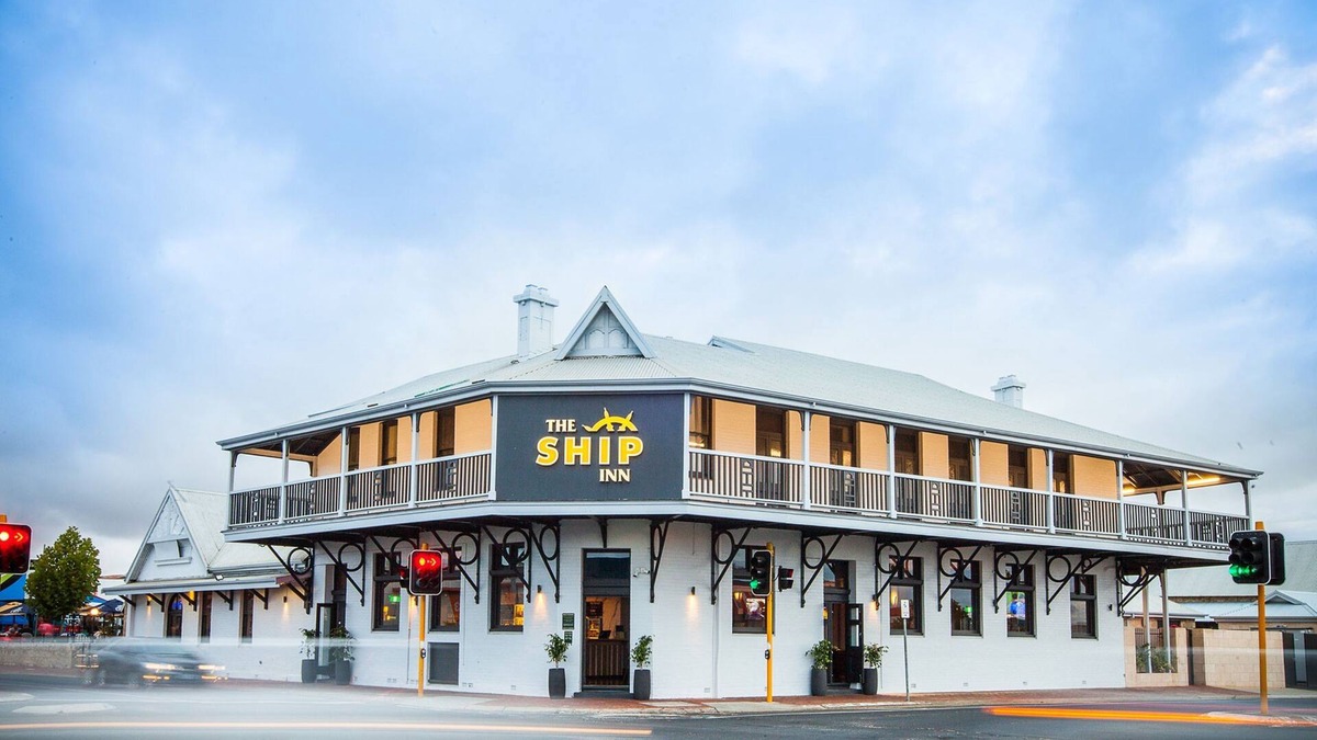 Busselton Hotel | Nightcap at the Ship Inn
