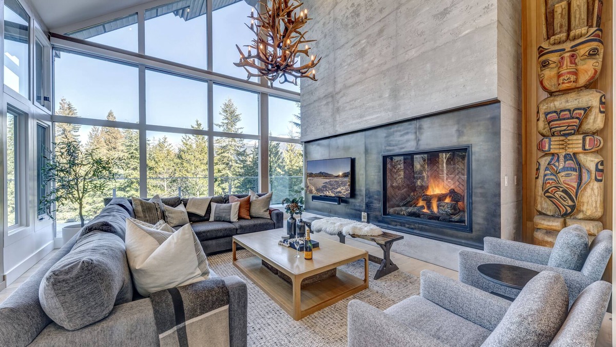 Blueberry Hill House | Nighthawk 3343 - Stunning Views, Private Hot Tub, Recently Renovated, Gas Fireplace