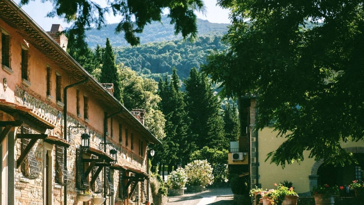 San Donato in Fronzano Apartment | Nightingale Farm Three-room apartment sleeps 5