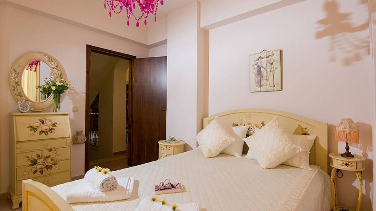 Roussospiti Villa | Νikolaos Villa with Private Pool, Playground & BBQ