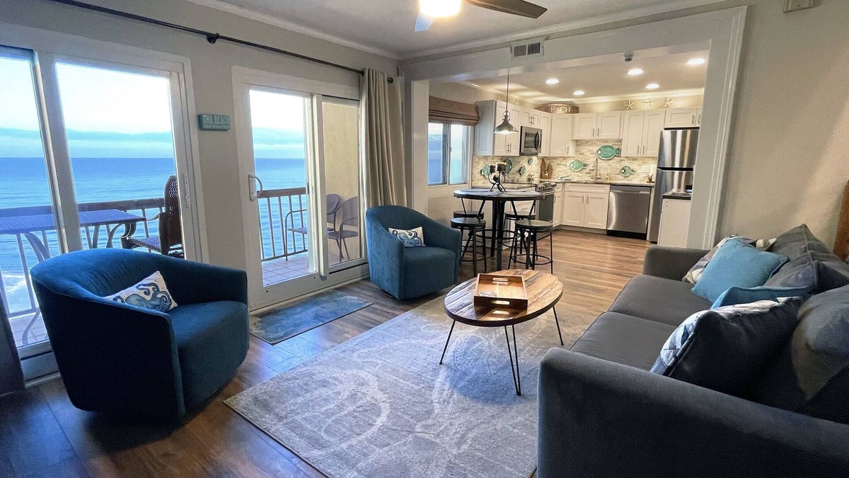 Sunnyside Condo | Ninth Floor, Ocean Side Livingroom! Beautifully Updated! Gated Community!