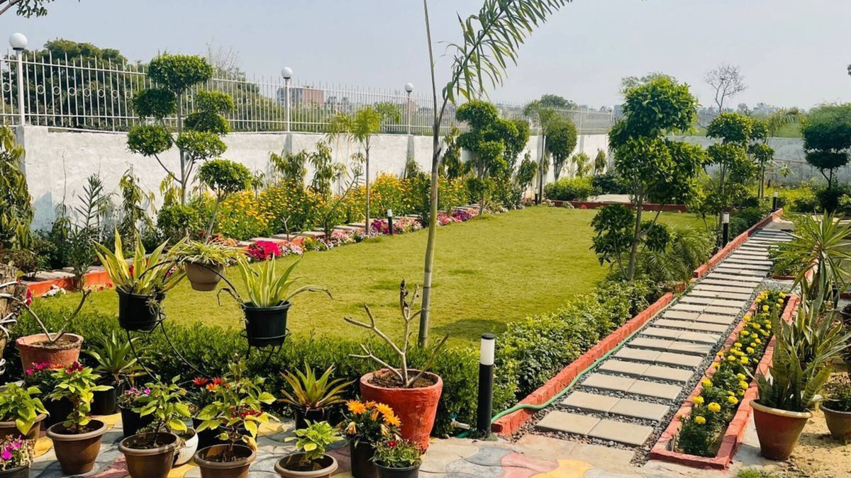 Sainik Farm Other | Nirvair Farmhouse - Private cozy villa in South Delhi with garden and Projector