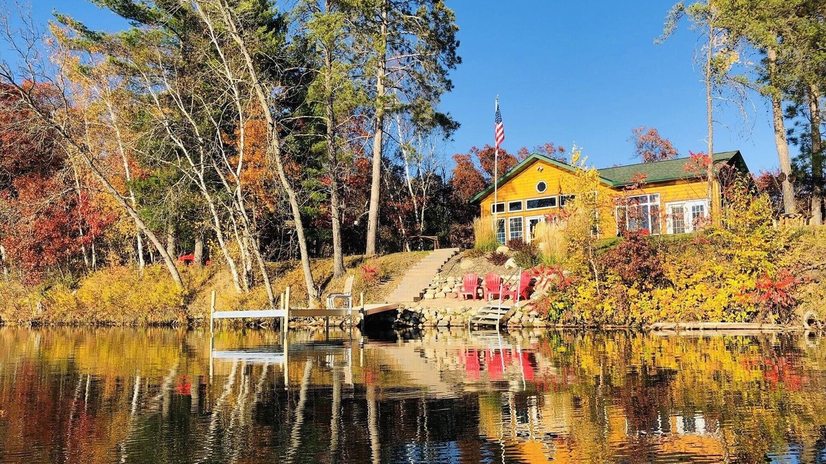 Pequot Lakes House | Nisswa! Privacy! Stunning sunsets! Cabin on Loon Lake!