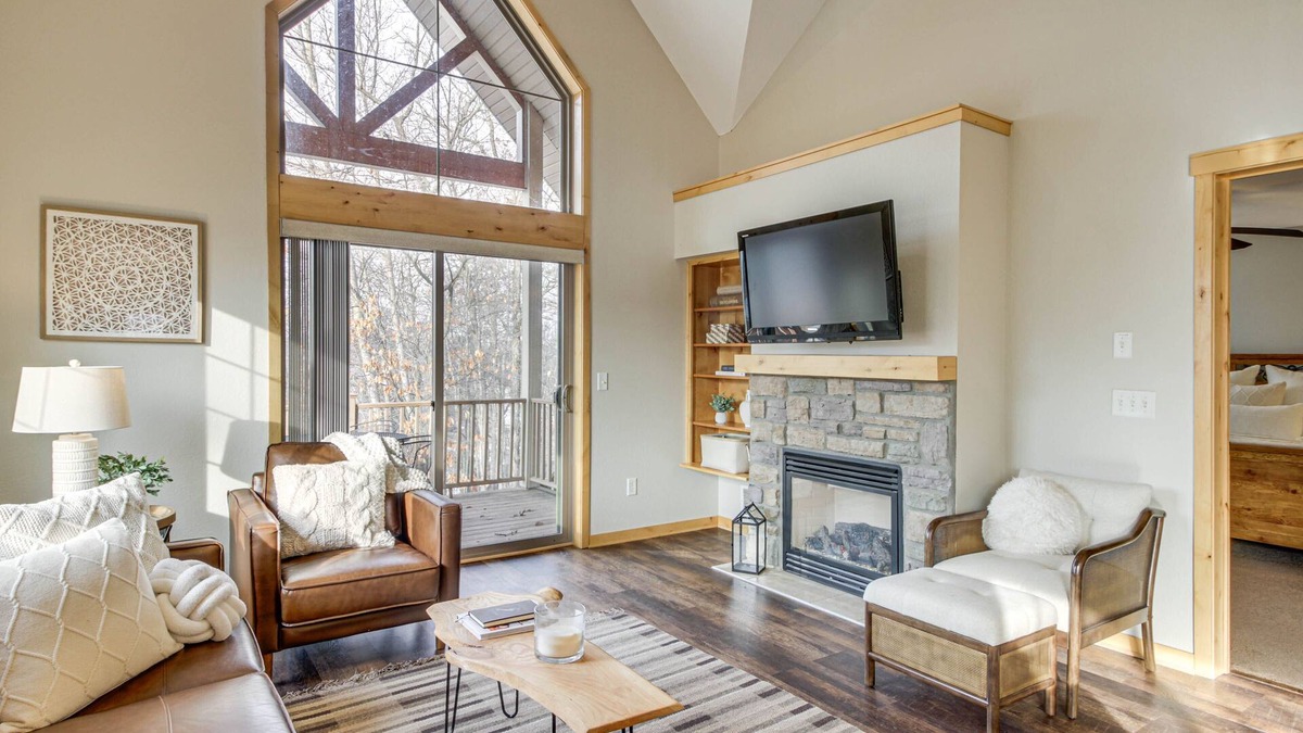 Lake Shore House | Nisswa Townhome w/Boat Slip + Gull Lake Access!