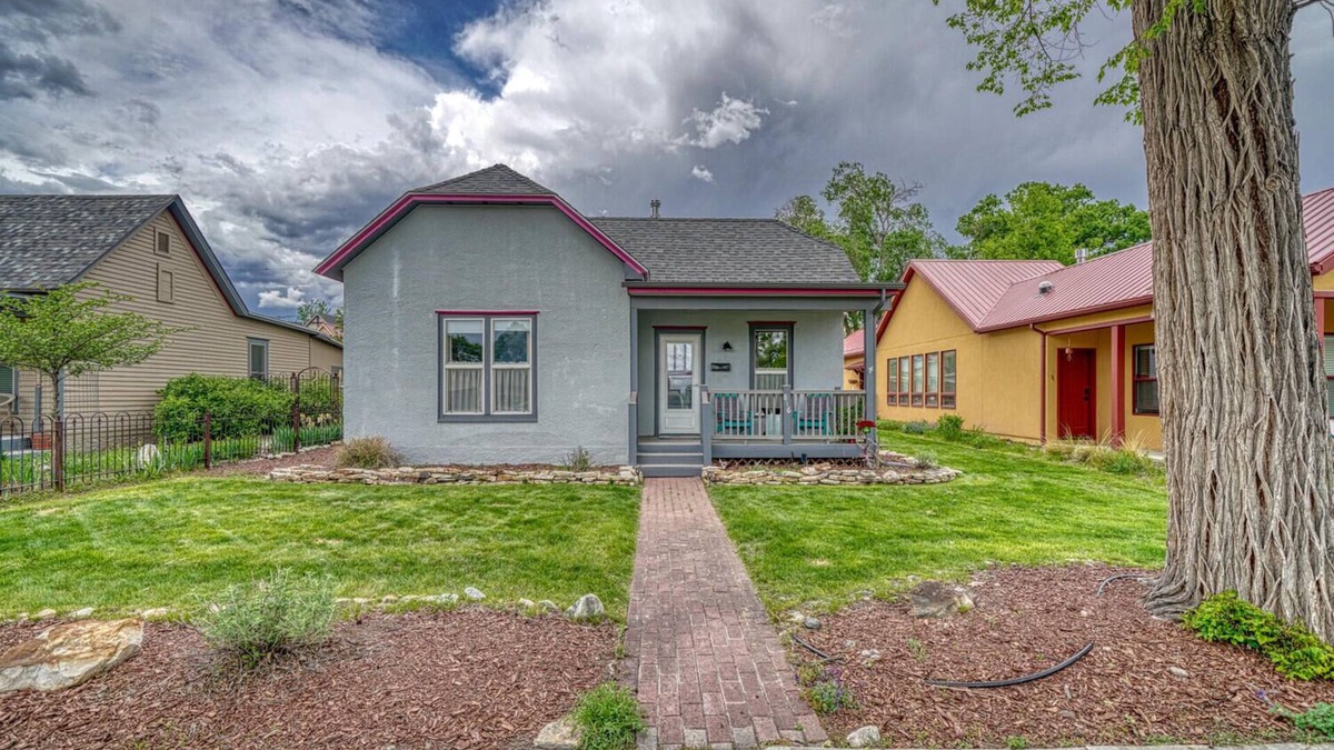 Salida House | Nita's Place- Live like a local! Close to town!