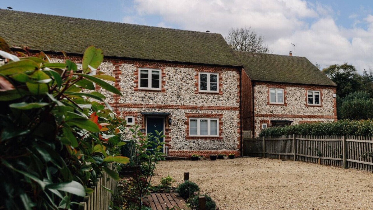 Frieth House | Nixey Cottage - Pet friendly in the Chiltern Hills