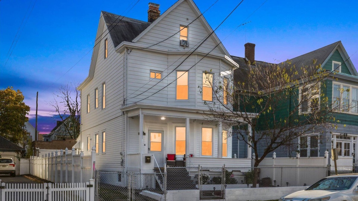 Passaic House | NJ's Cozy Casa Oasis - Entire home for groups/families!