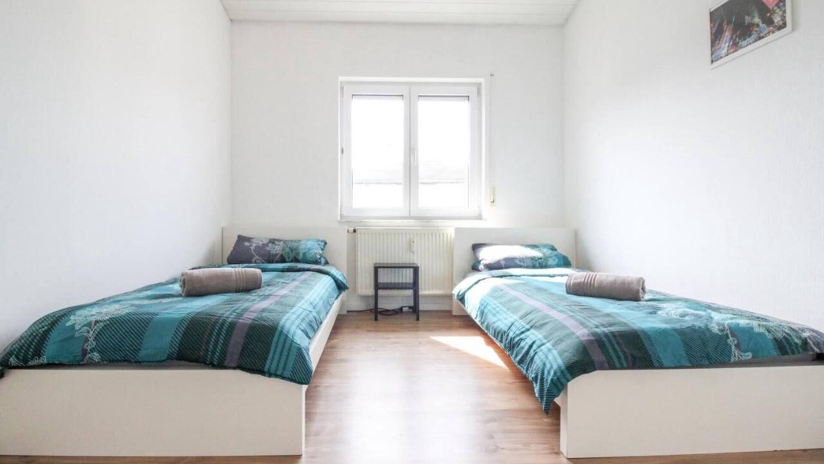 Goeppingen Apartment | nJoy! Sunny & Spacious - Balcony - WiFi - Parking