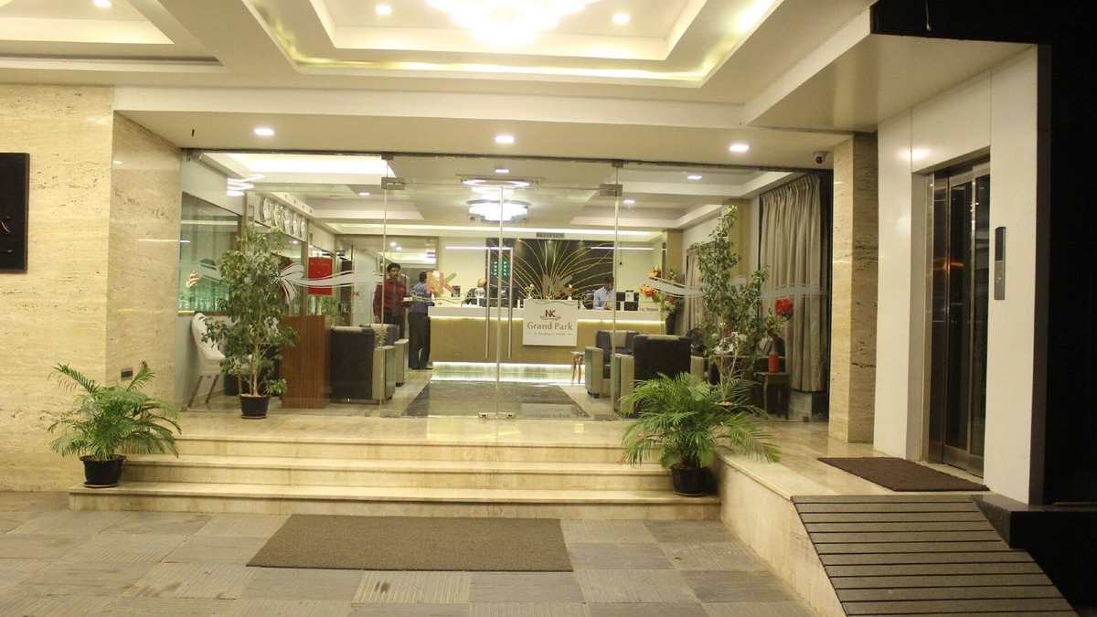 Pallavaram Hotel | NK Grand Park Hotel
