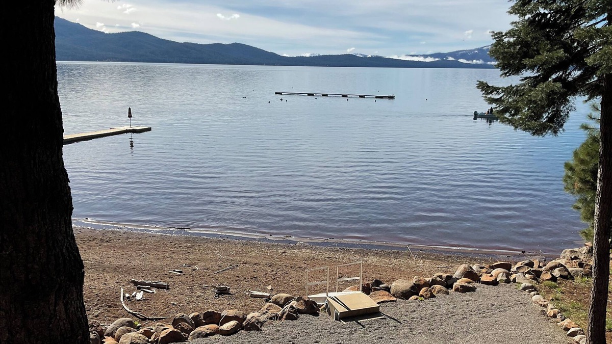 Lake Almanor Country Club House | nLAKEFRONT OASIS with Private Dock and Buoy!