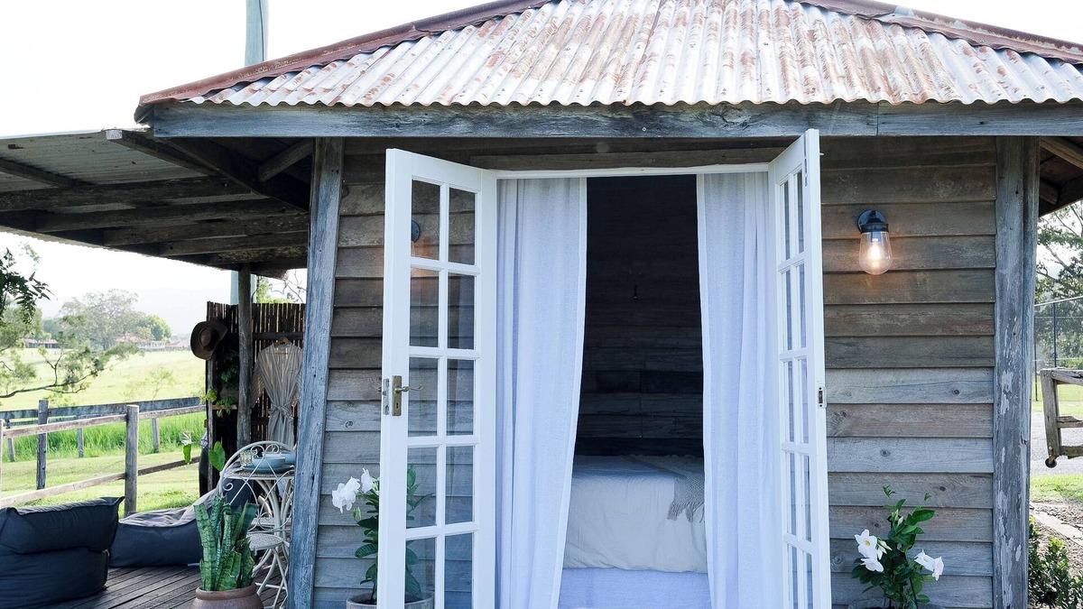 Maudsland Cabin | nnThis 1800s Creamery has been transformed into a unique luxury retreat.