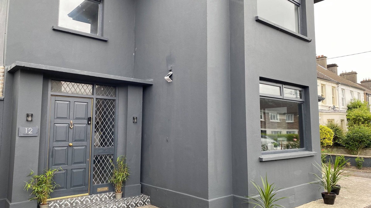 Claddagh House | * No 12 Boutique Guest House *Galway City, 6 bed/6 En-Suite