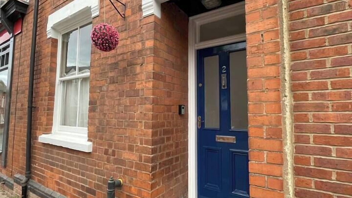 Newent House | No. 2 High Street, Newent – characterful Victorian house