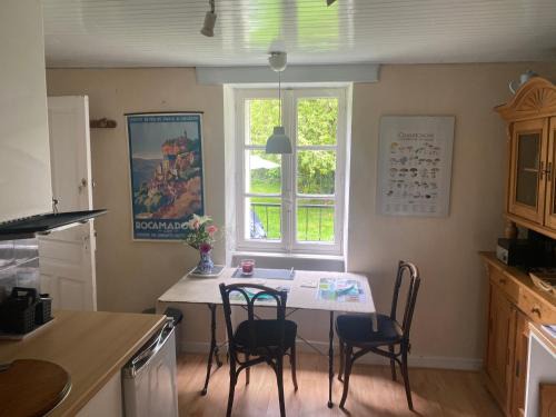 Pleaux Apartment | No 2 route de la maronne, Loupiac la Gare