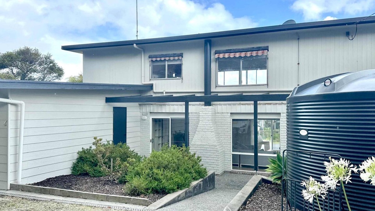 Waratah House | No 2 Waratah Avenue Waratah Bay