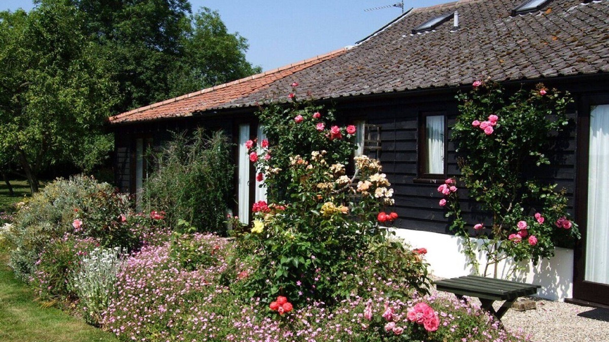 Stowmarket Cottage | No 4 Barn Cottages Sleeps 2 (1 Bedroom)