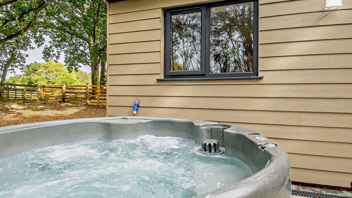 Foxley House | No.5 Hedgehog Den - Two Bedroom House, Sleeps 4