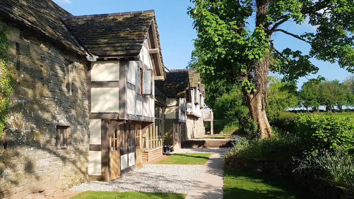 Kington Cottage | No 6 The Threshing Barn, Penrhos Court