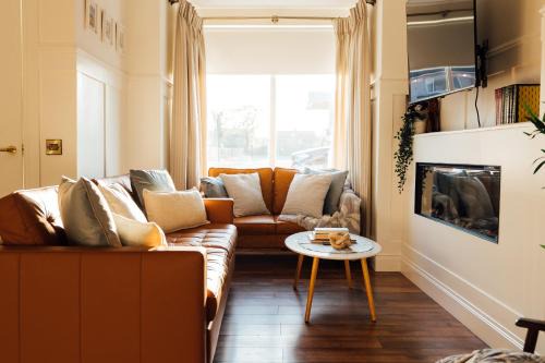 Cookstown House | No 66 Chapel Street