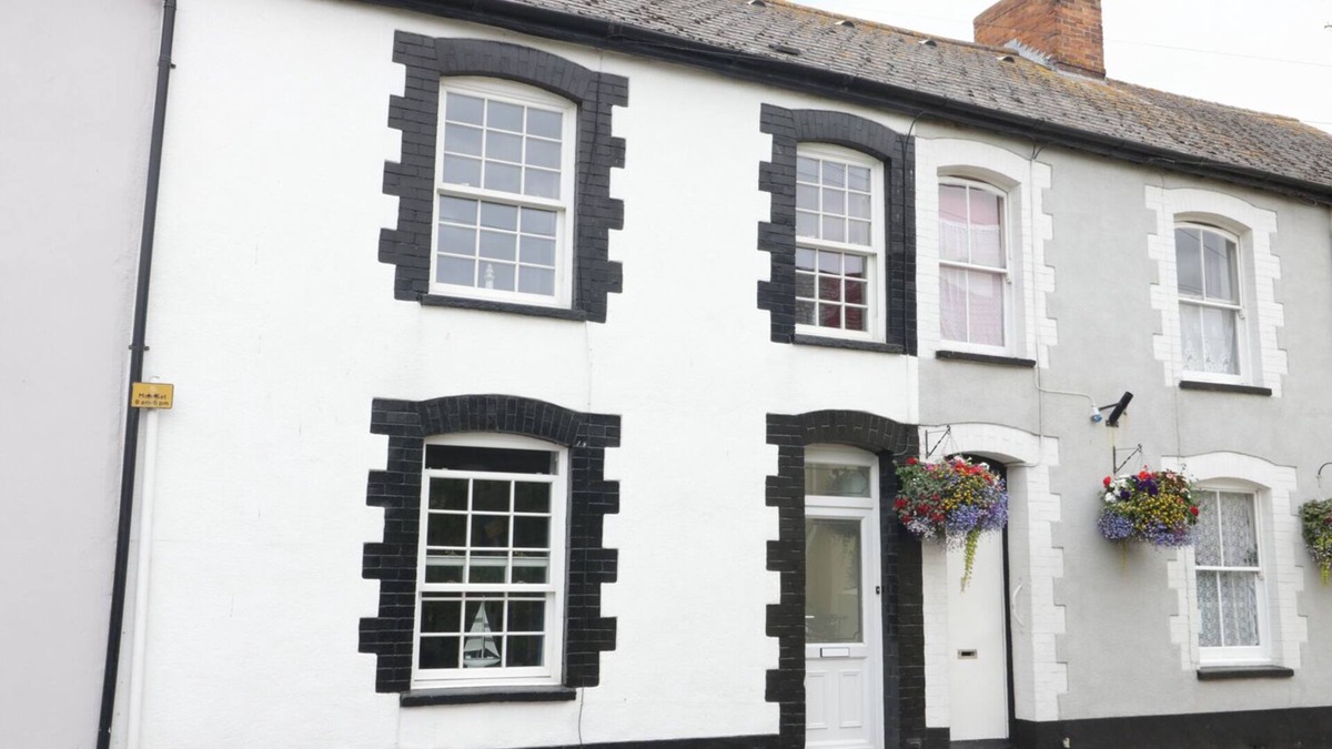 Watchet Cottage | NO 9, pet friendly, with a garden in Watchet