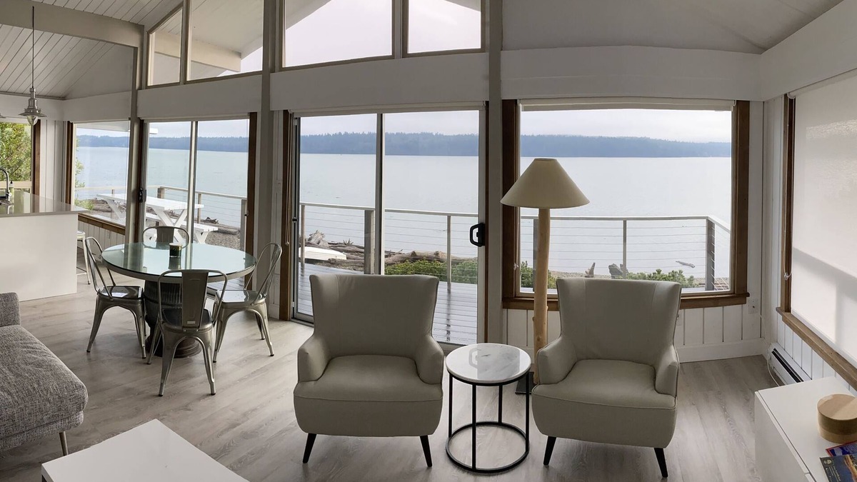 Anacortes House | No bank beautifully remodeled Beach House steps from the beach!