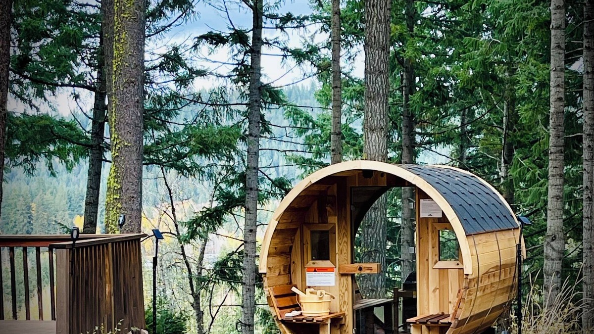 Cle Elum Cabin | NO DOG FEE! Spring Fly Fisher’s, Outdoor Barrel Sauna & River Views!