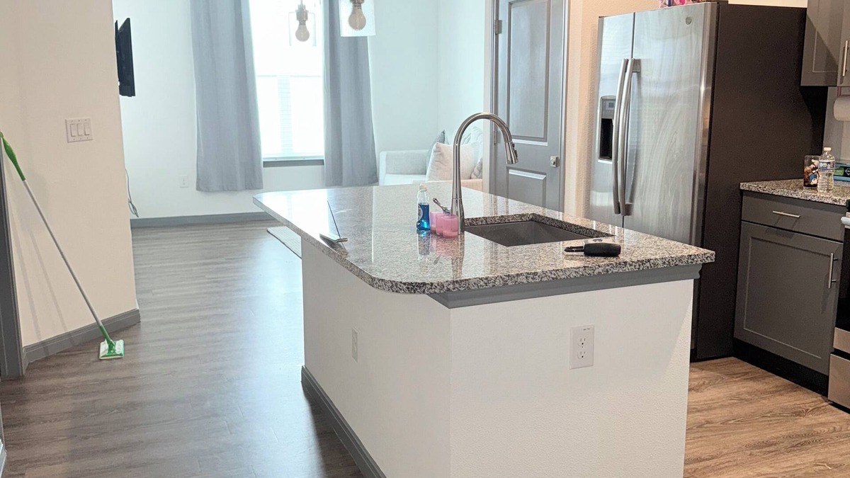 Cedar Hill Apartment | No-Judgment Zone - Relaxing Vibes & Prime Location