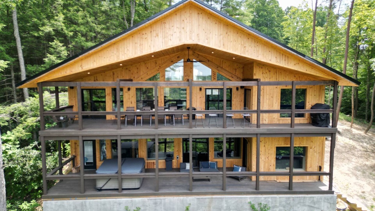 Rogers House | No Place Like Home | Private Bar| Views|XL Hot Tub
