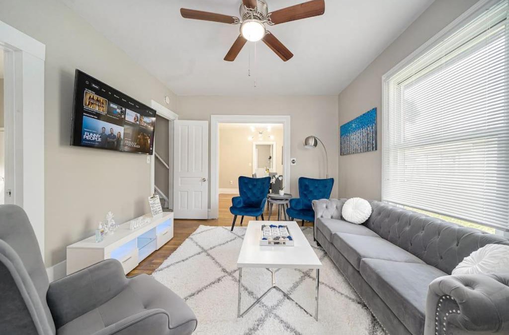 Grand Rapids House | No Place Like Home - Welcome Friends and Families - Sleeps 10