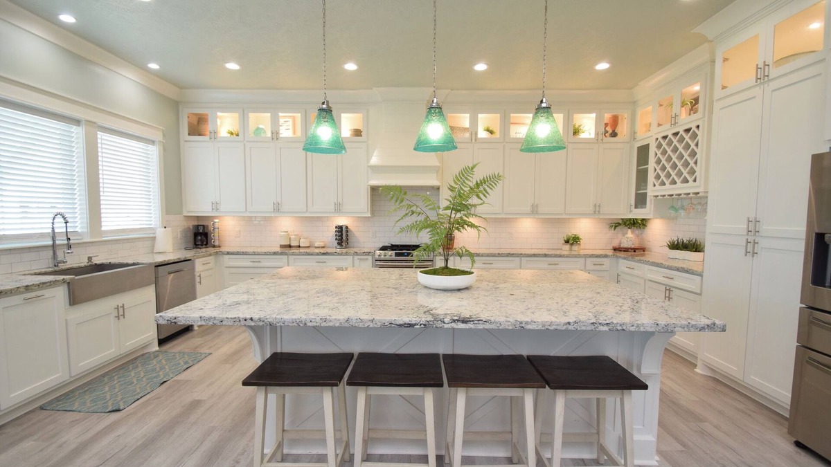 Port Bolivar House | No Regrets ~ Luxury at the Beach ~ pool & spa ~ 6 bedrooms & 5 full bathrooms ~