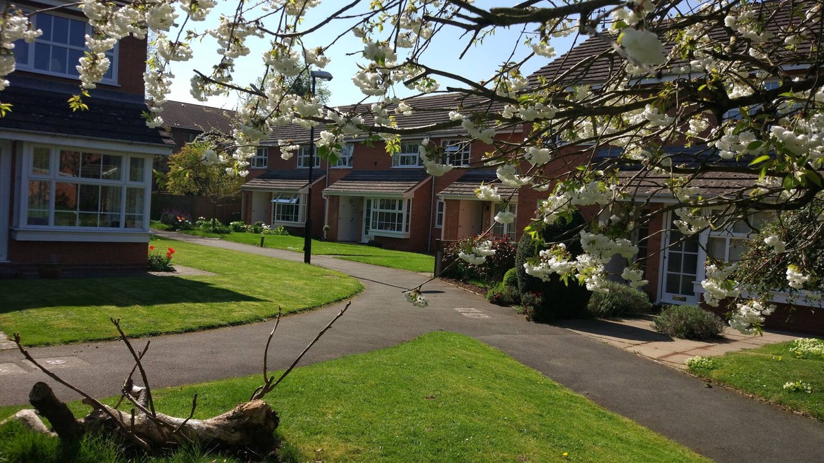 Stratford-upon-Avon Apartment | No shared access. 10 mins to RSC Theatre, restaurants & town centre