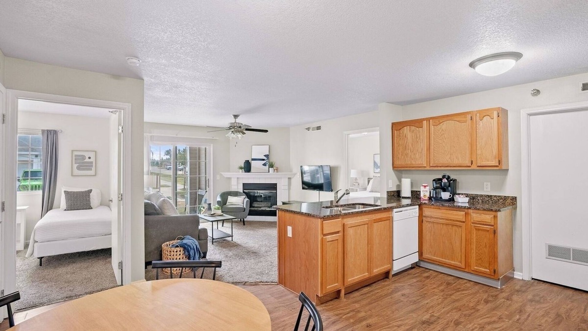 West Des Moines Apartment | No Stairs | Gym | Pool | Fast Wifi | and More!