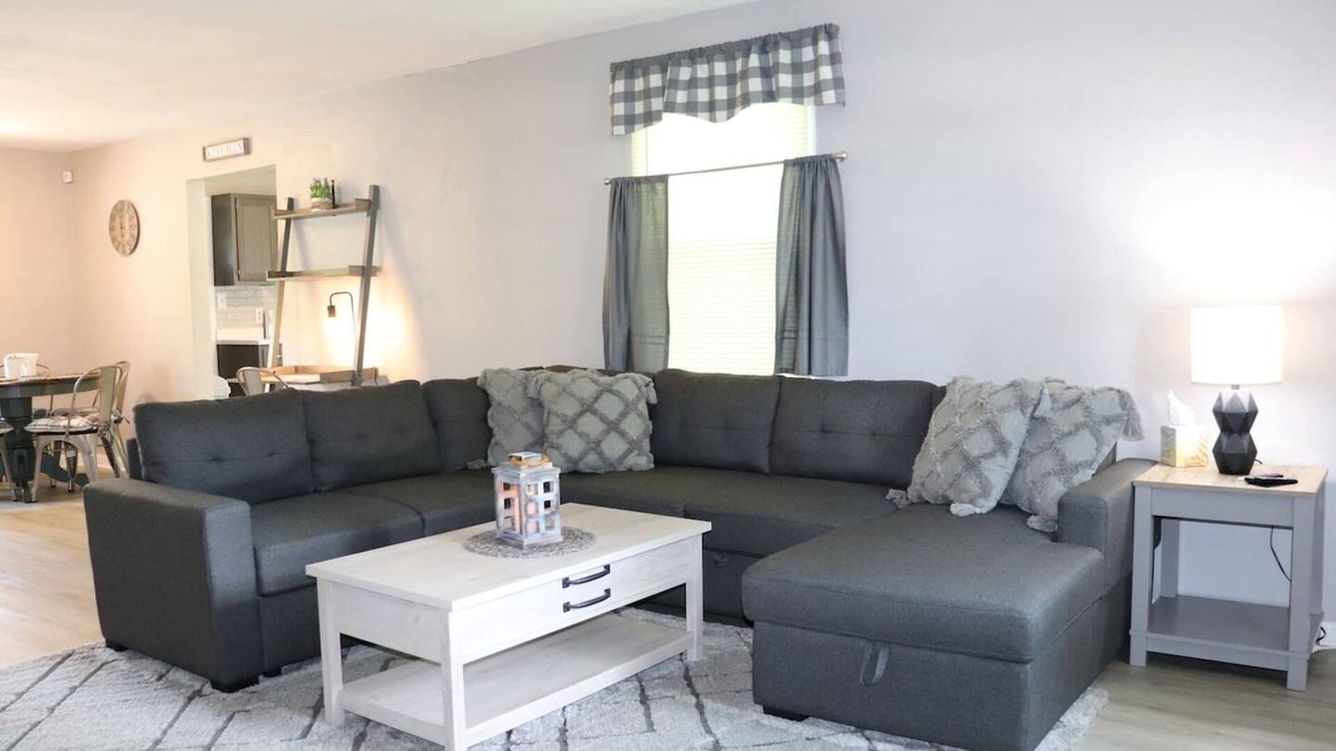 Oswego Apartment | No Stairs Rustic Farmhouse APT King Beds/Fast WIFI