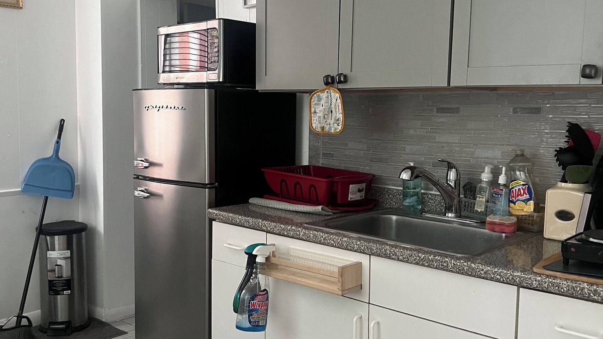 Delair Apartment | No steps/ Jefferson Torresdale Hospital, Abington, Cooper, Jeans, Holy Redeemer