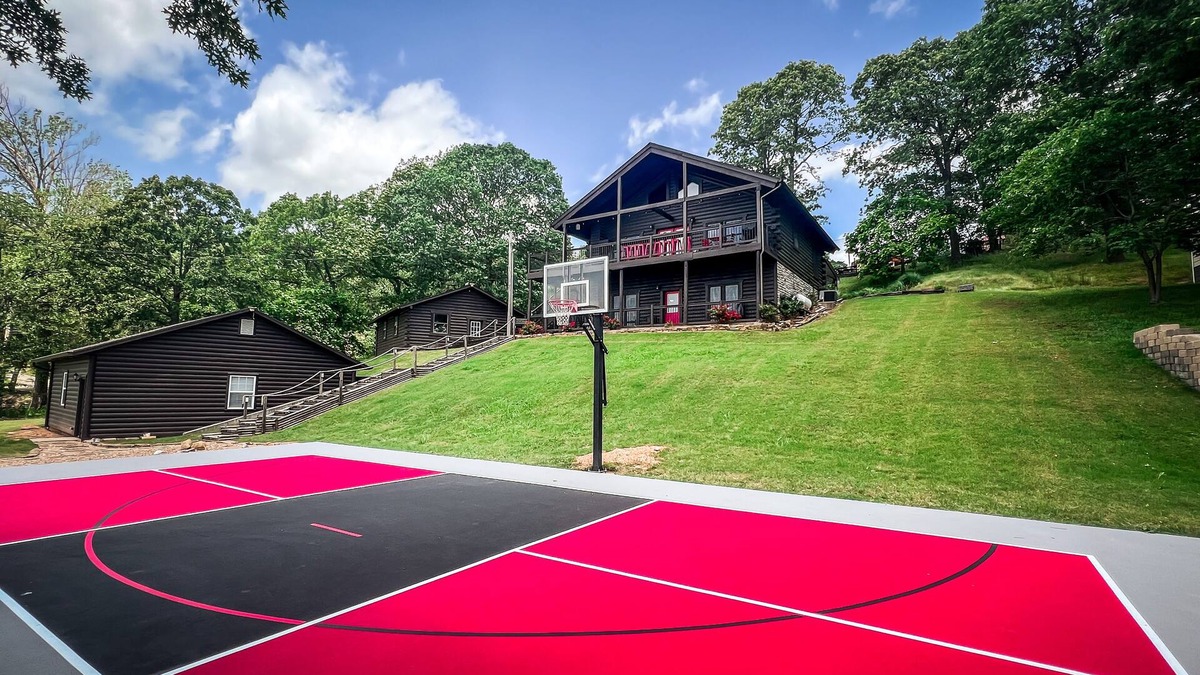 Grove House | NO WAKE ZONE RETREAT! Lake Front, Private Dock, Renovated in 2024