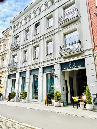 Leszno Bed & Breakfast | No1 Bed&Breakfast Restauracja ŚNIADANIE I PARKING W CENIE!
