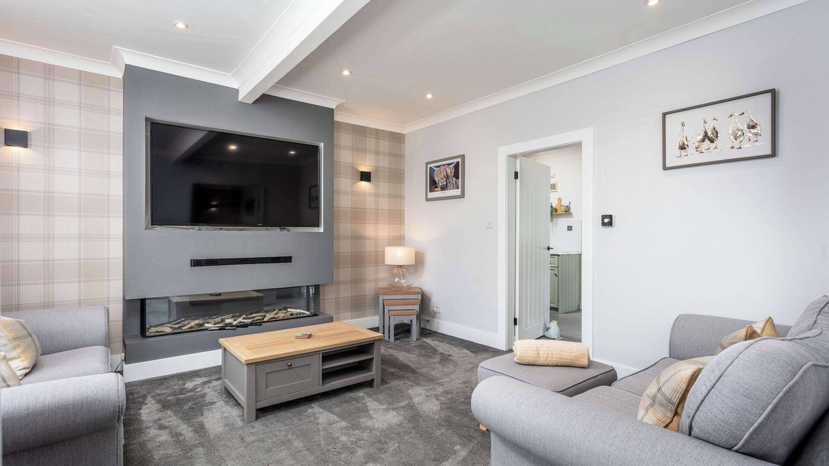 Kilmarnock House | No15 Ellis House - Donnini Apartments