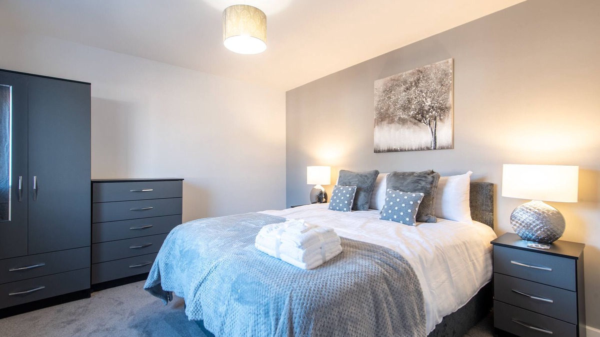Doncaster House | No205, 3 bed House/parking, sleeps 6 in Doncaster